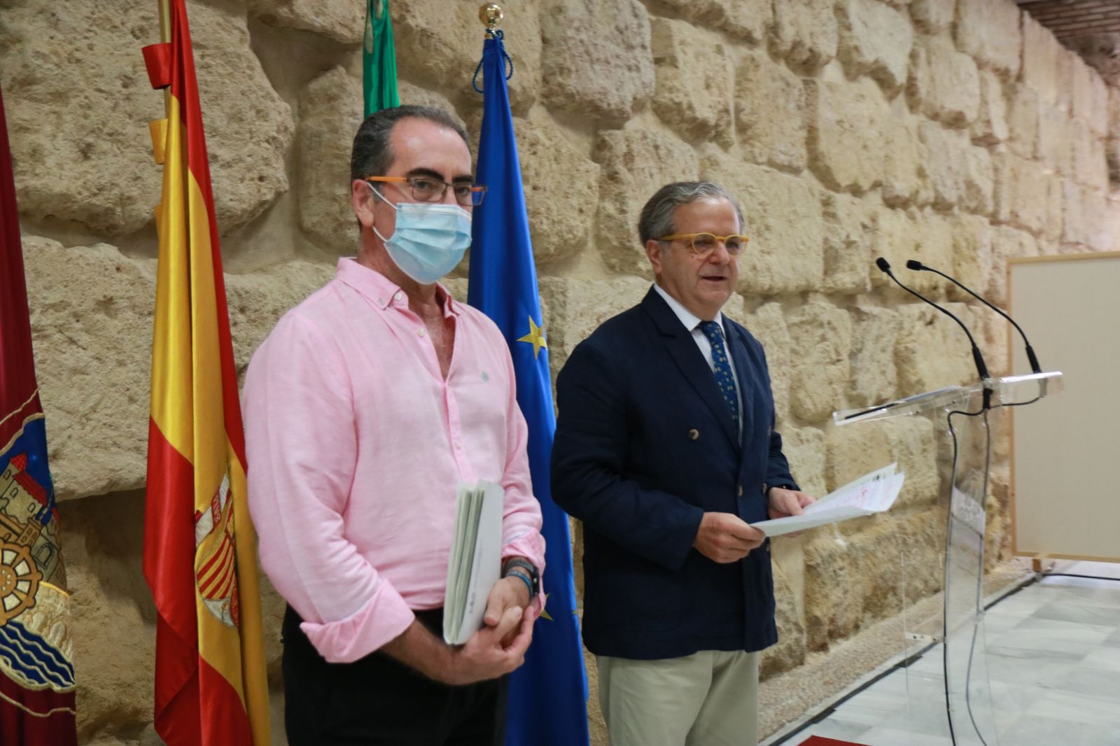 Antonio Álvarez y Salvador Fuentes, en el Ayuntamiento.