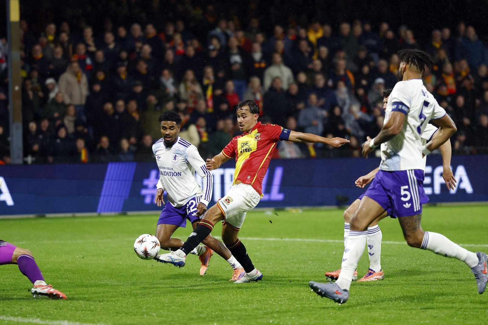 Go Ahead Eagles-Aston Villa (2).jpg