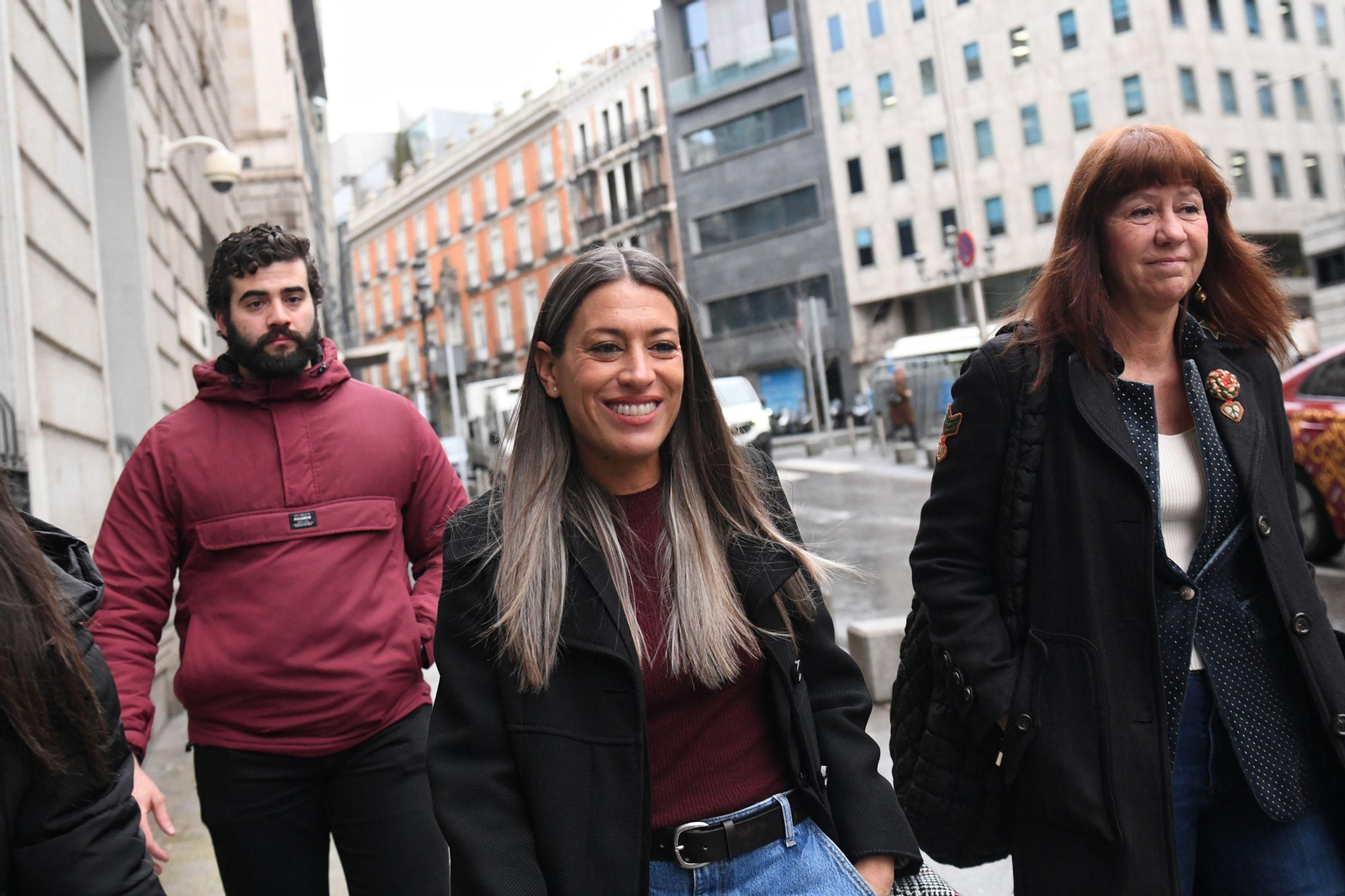 Miriam Nogueras, este miércoles a su llegada a una reunión entre PSOE y Junts en el Congreso