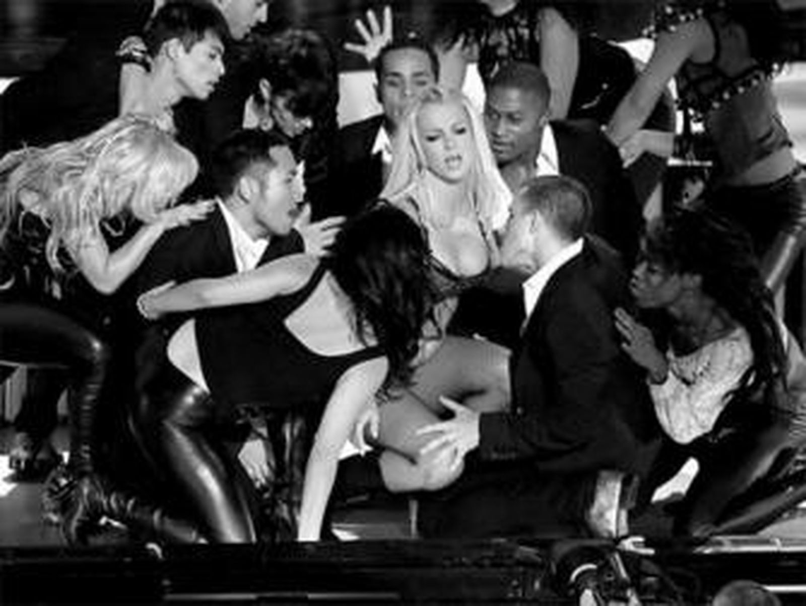 Britney Spears se desnuda en público