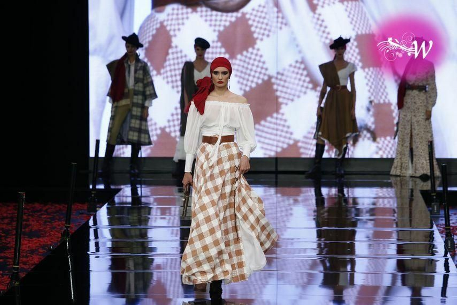 Todas las fotos del desfile de Pilar Rubio en Simof 2020