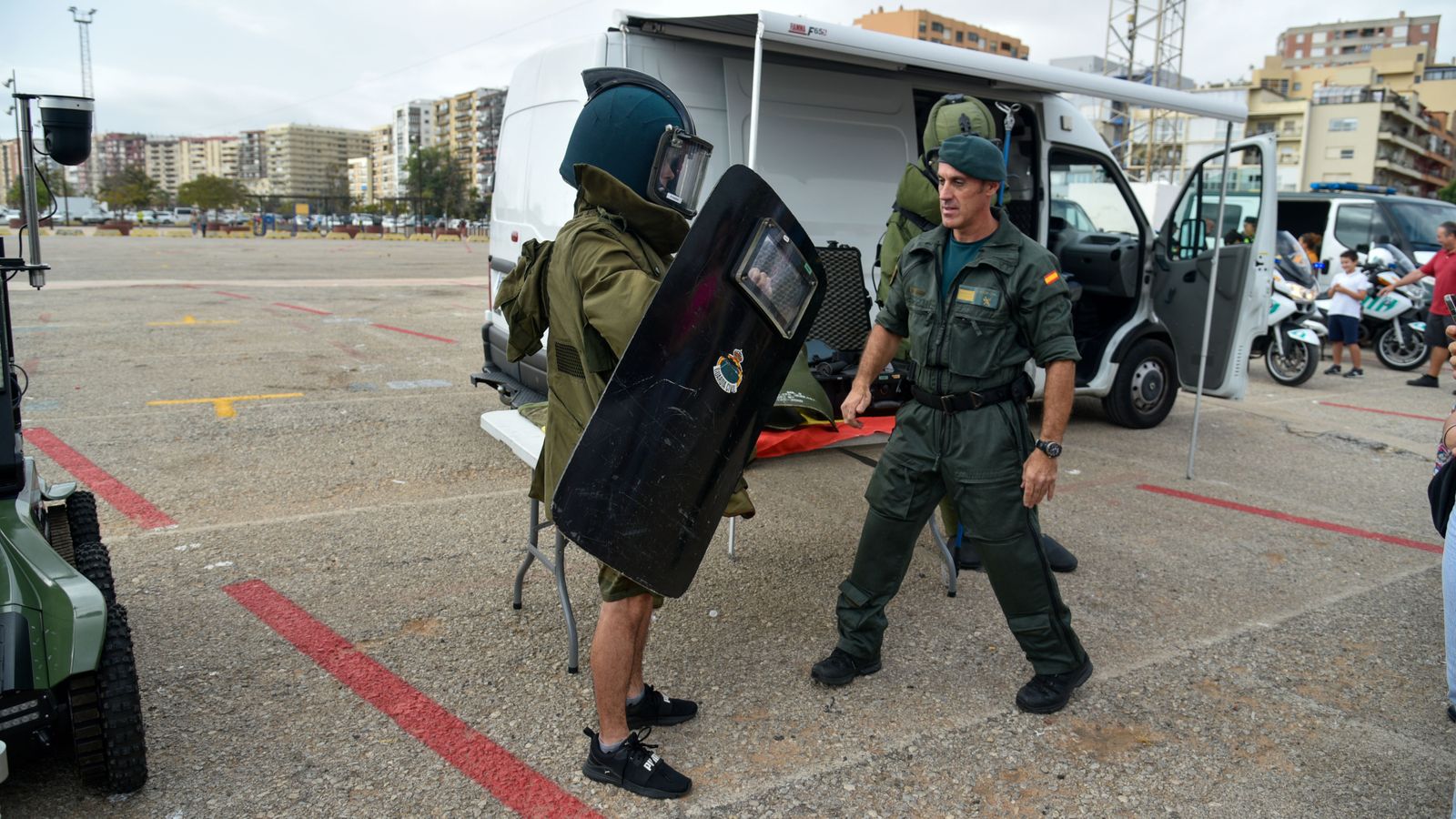 Las fotos de la exhibición de medios de la Guardia Civil en el llano amarillo