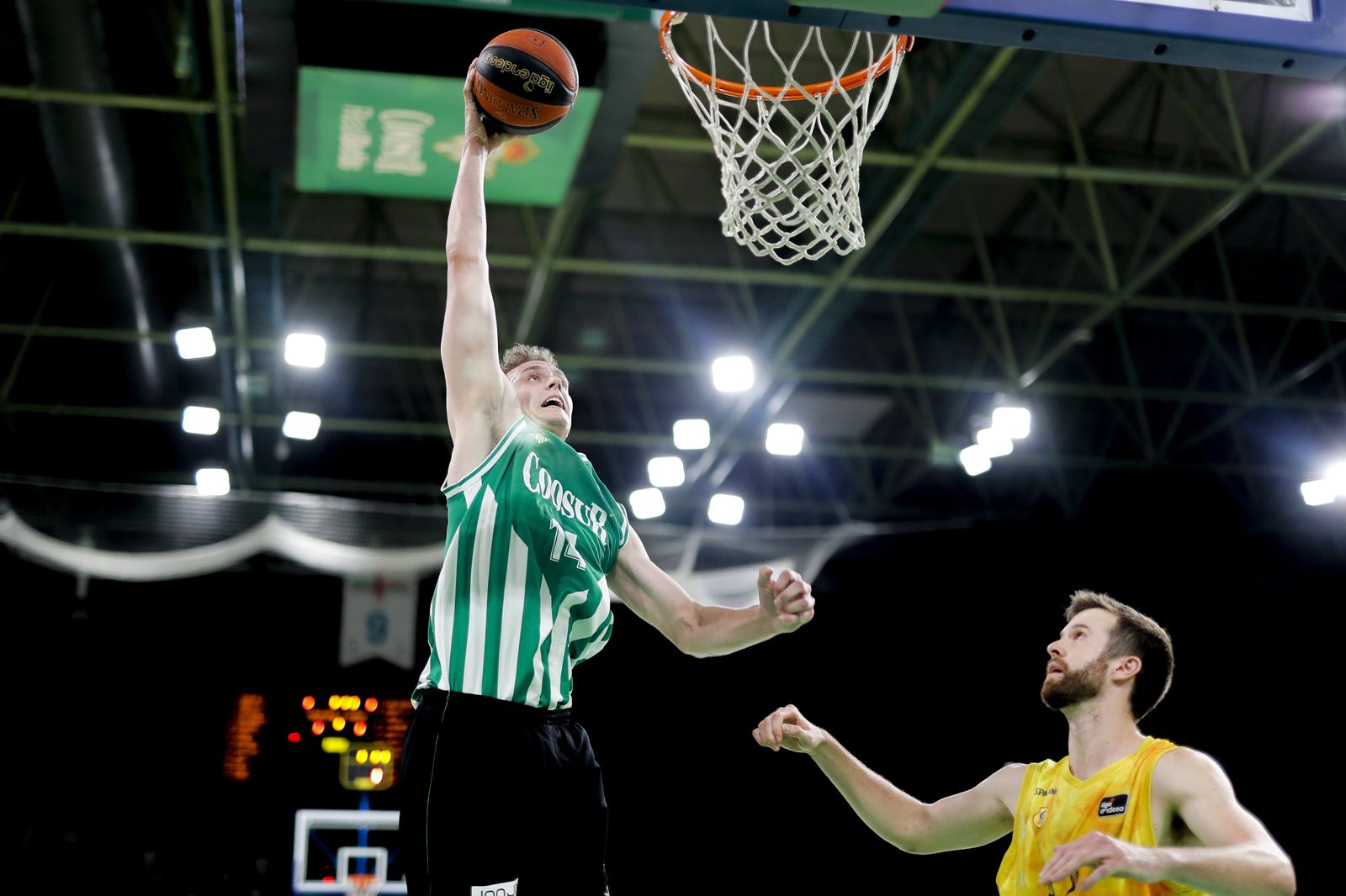 Las imágenes de la salvación del Coosur Betis