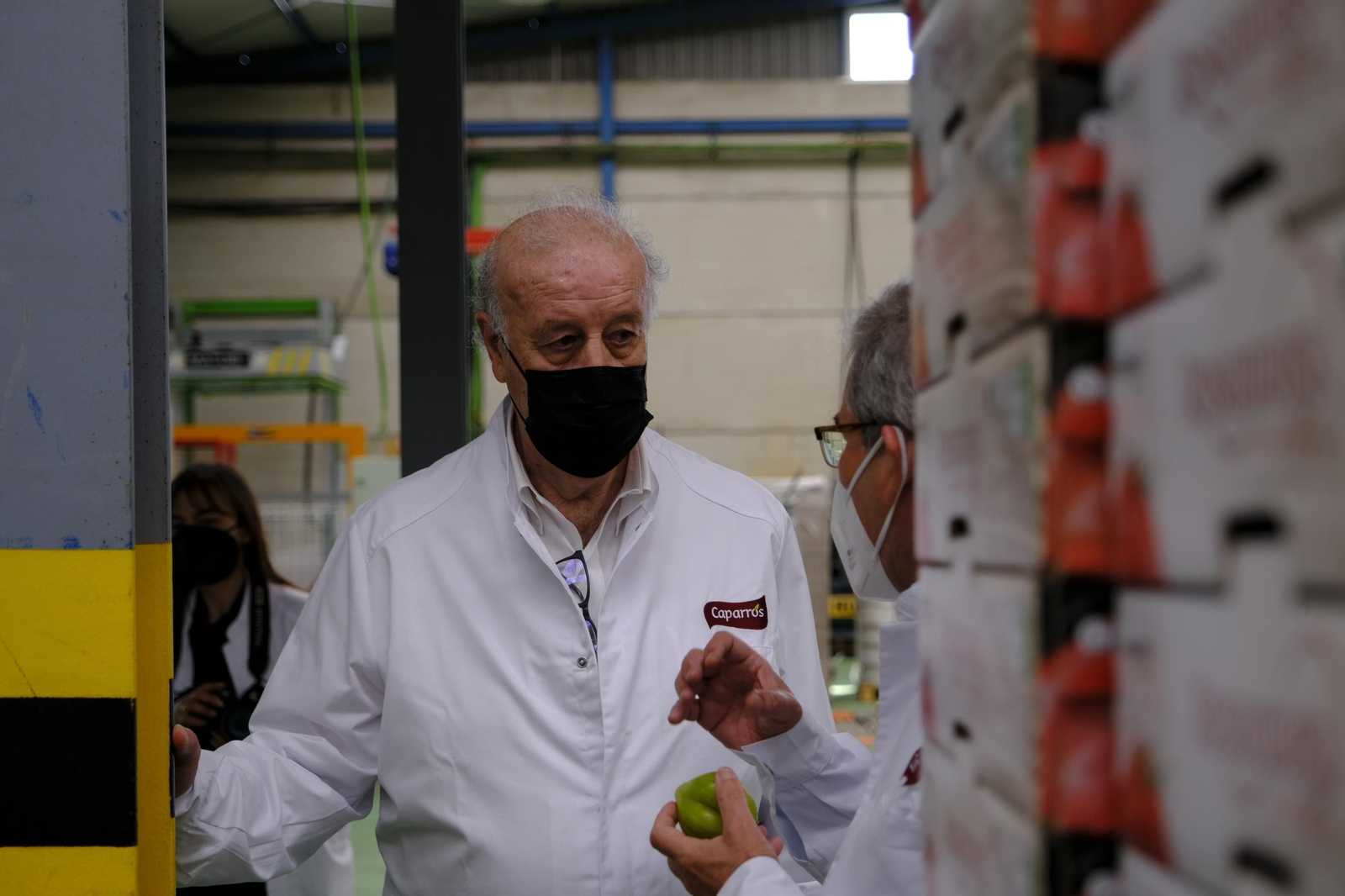 Fotogalería de la visita de Vicente del Bosque a Grupo Caparrós.