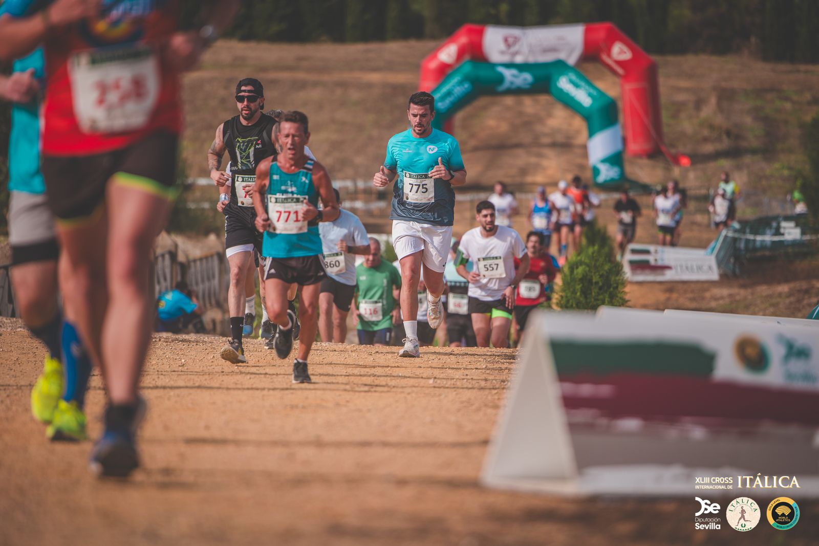 Búscate en las fotos del Cross de Itálica 2025 | 2