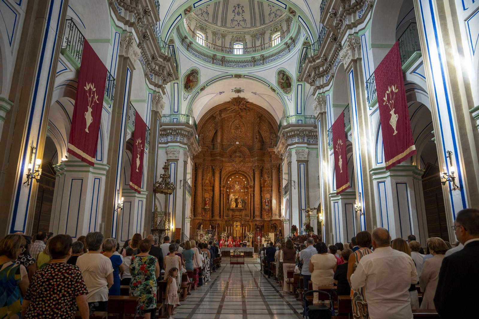 Eucaristía y procesión de Exaltación de la Cruz en la localidad de Vélez-Rubio