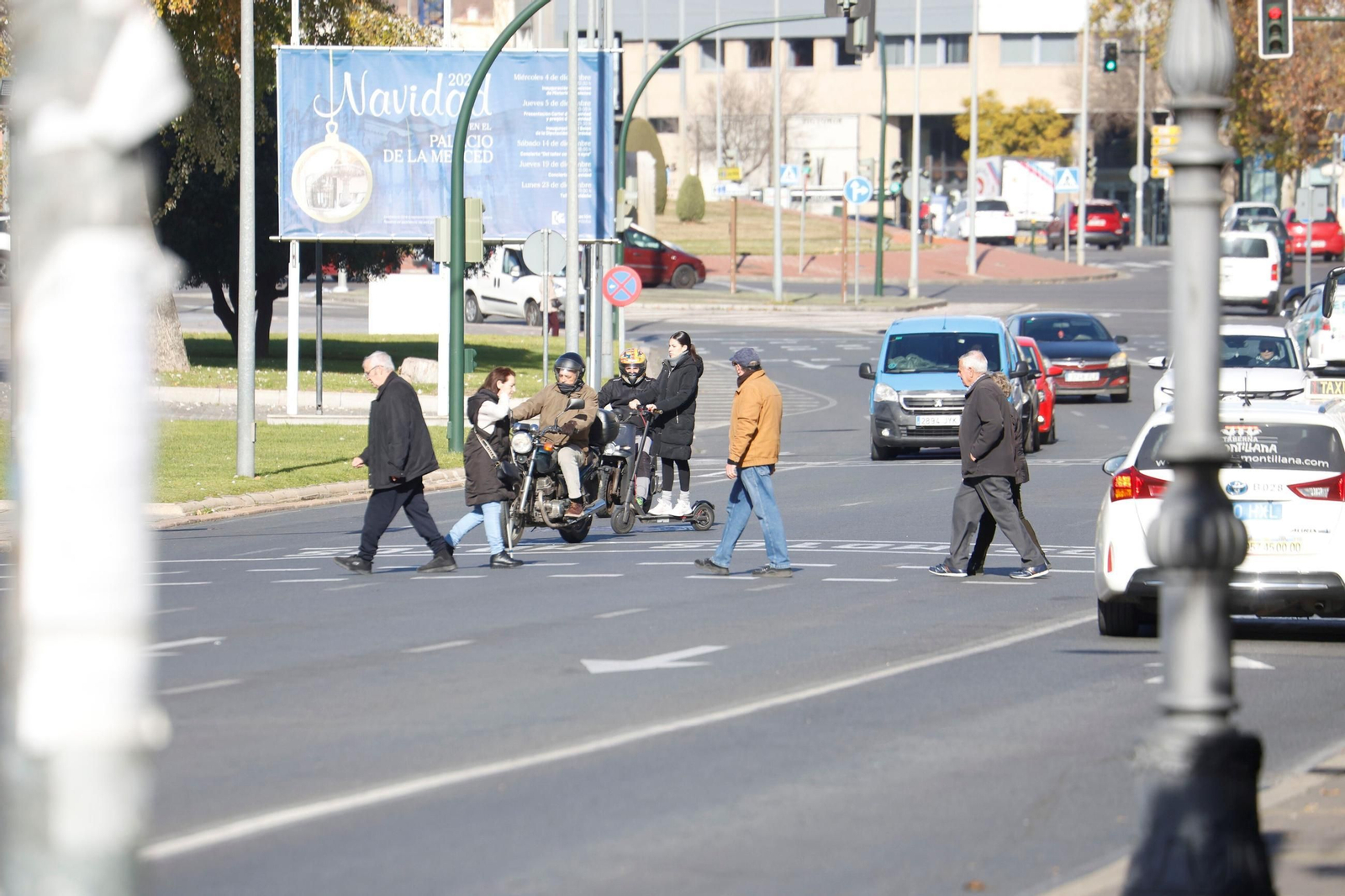 Las imágenes de la vuelta a la normalidad diaria en Córdoba tras las vacaciones de Navidad