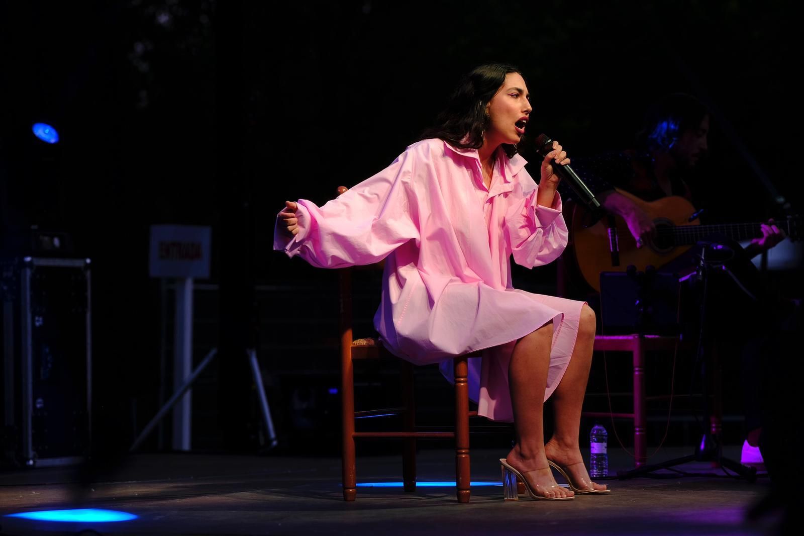La cantante estará acompañada de Paco Soto a la guitarra y Miguel Grimaldo a los teclados.