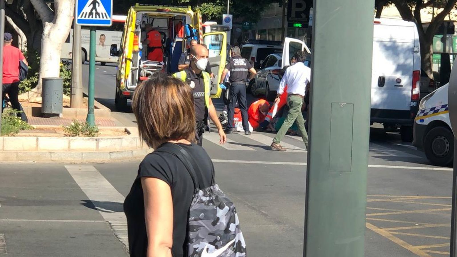 Una furgoneta atropella a una anciana en la avenida Federico García Lorca de Almería.