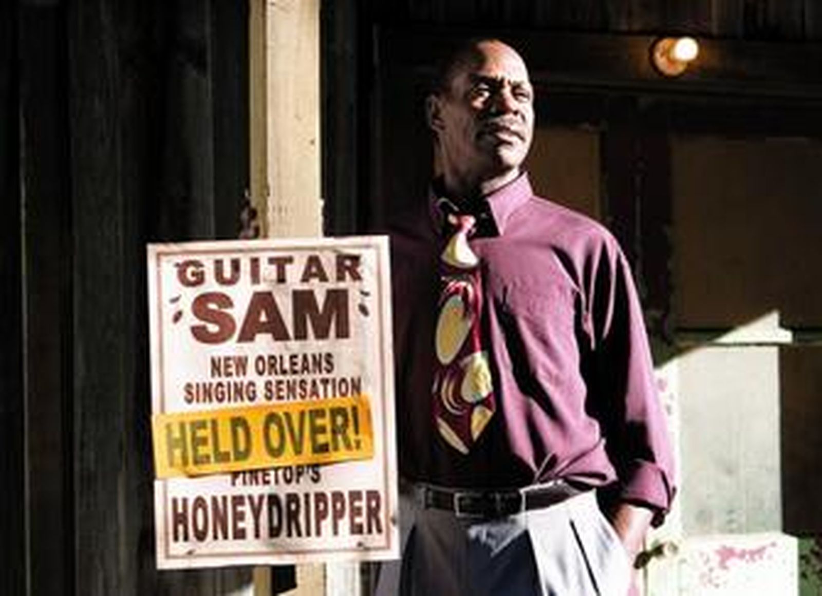 Danny Glover regenta en un pueblo de la Alabama de 1950 un local de 'blues' llamado Honeydripper.