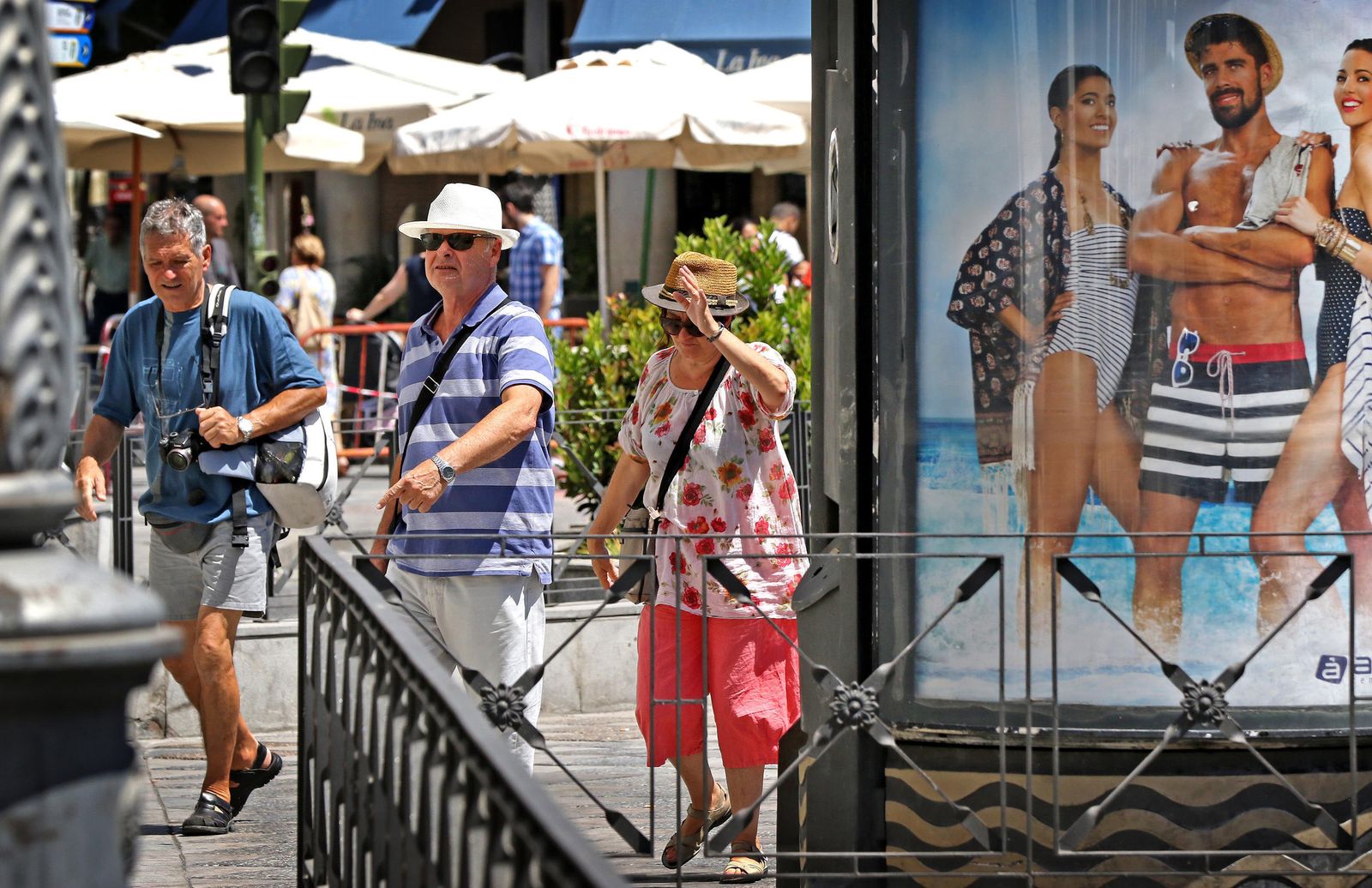 Turistas paseando por el centro de Jerez.