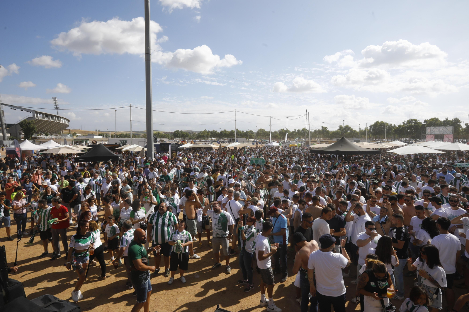 Las mejores fotos de la 'Fan Zone' del Córdoba CF antes del partido ante la Ponferradina