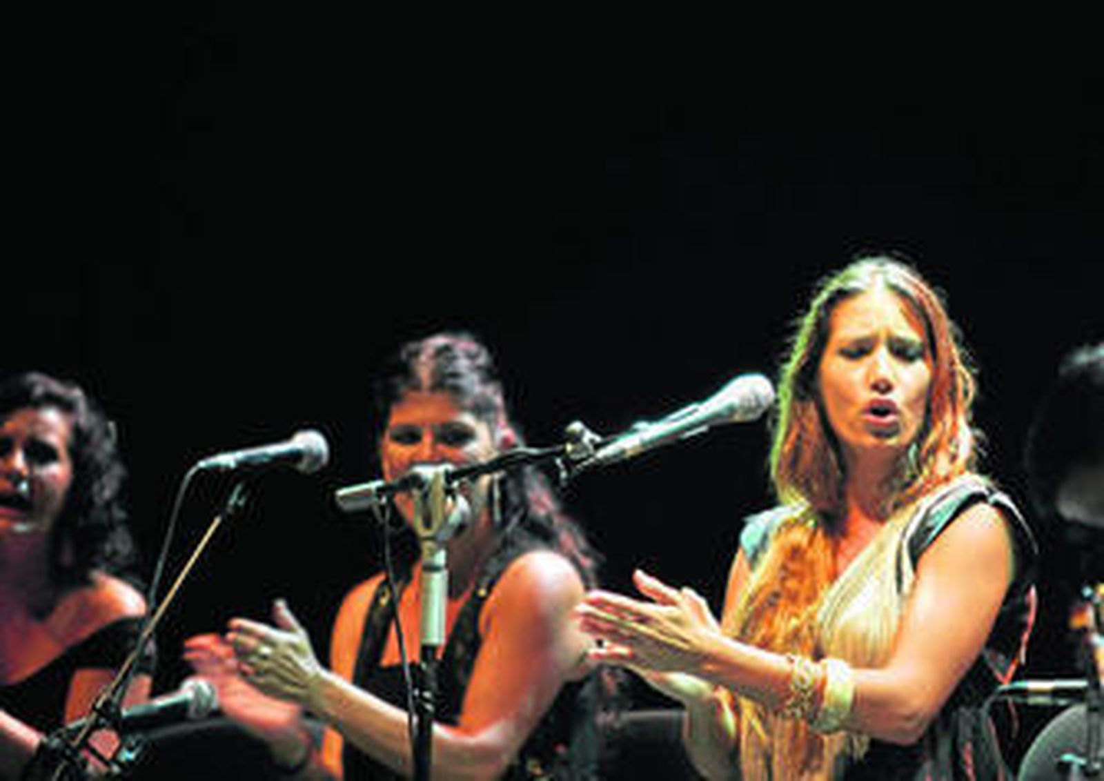 El flamenco se viste de mujer