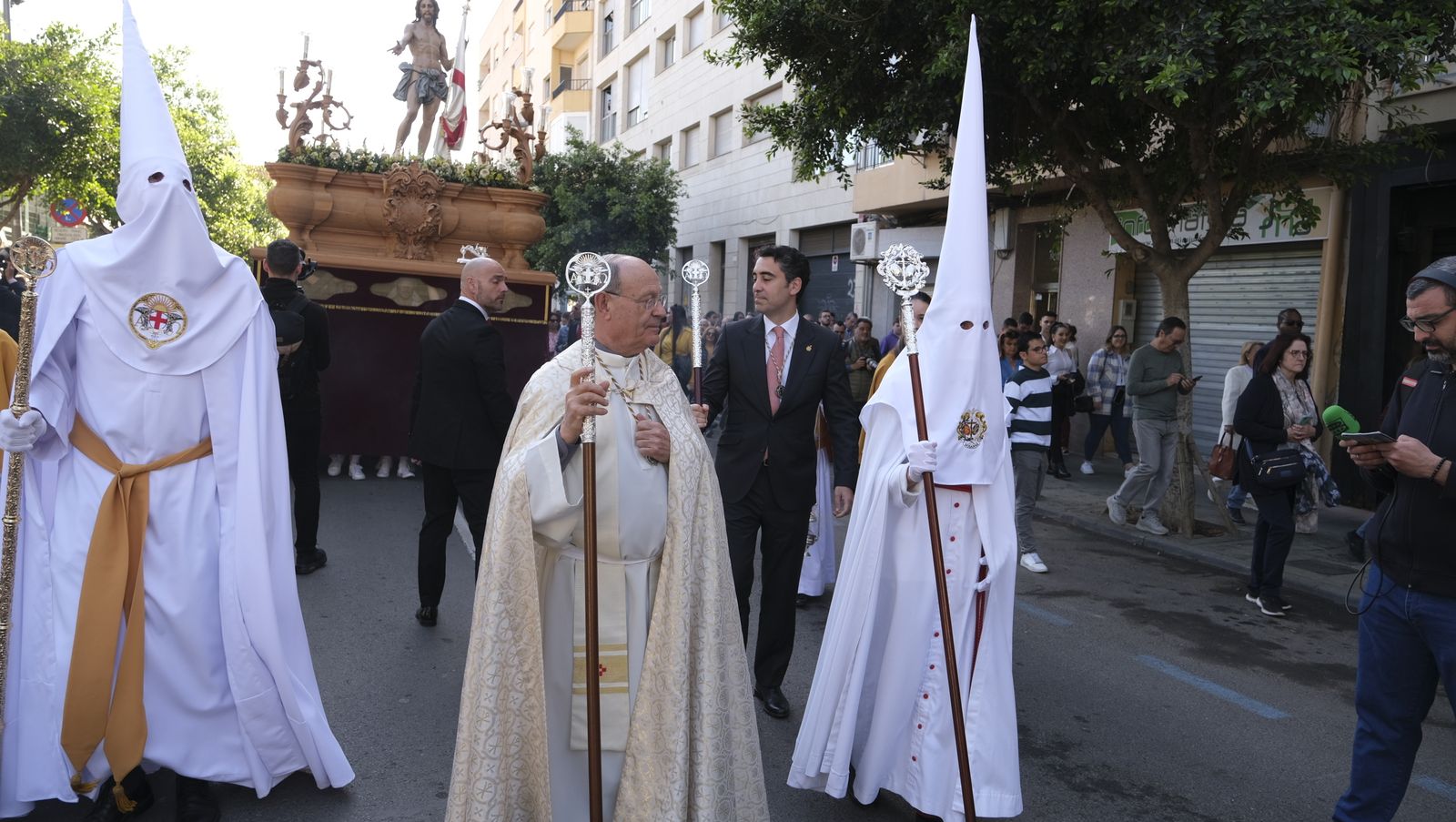 Procesión de Jesucristo Resucitado en Almería, en imágenes