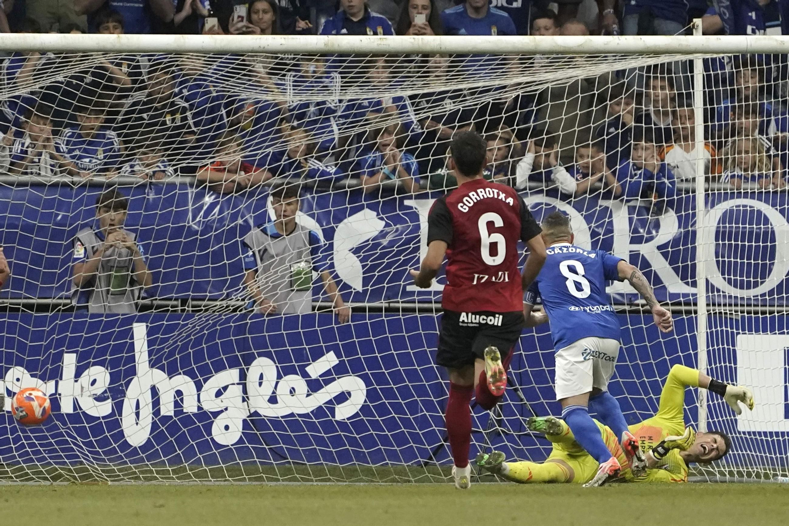 Las fotos del ascenso del Oviedo ante el Mirandés