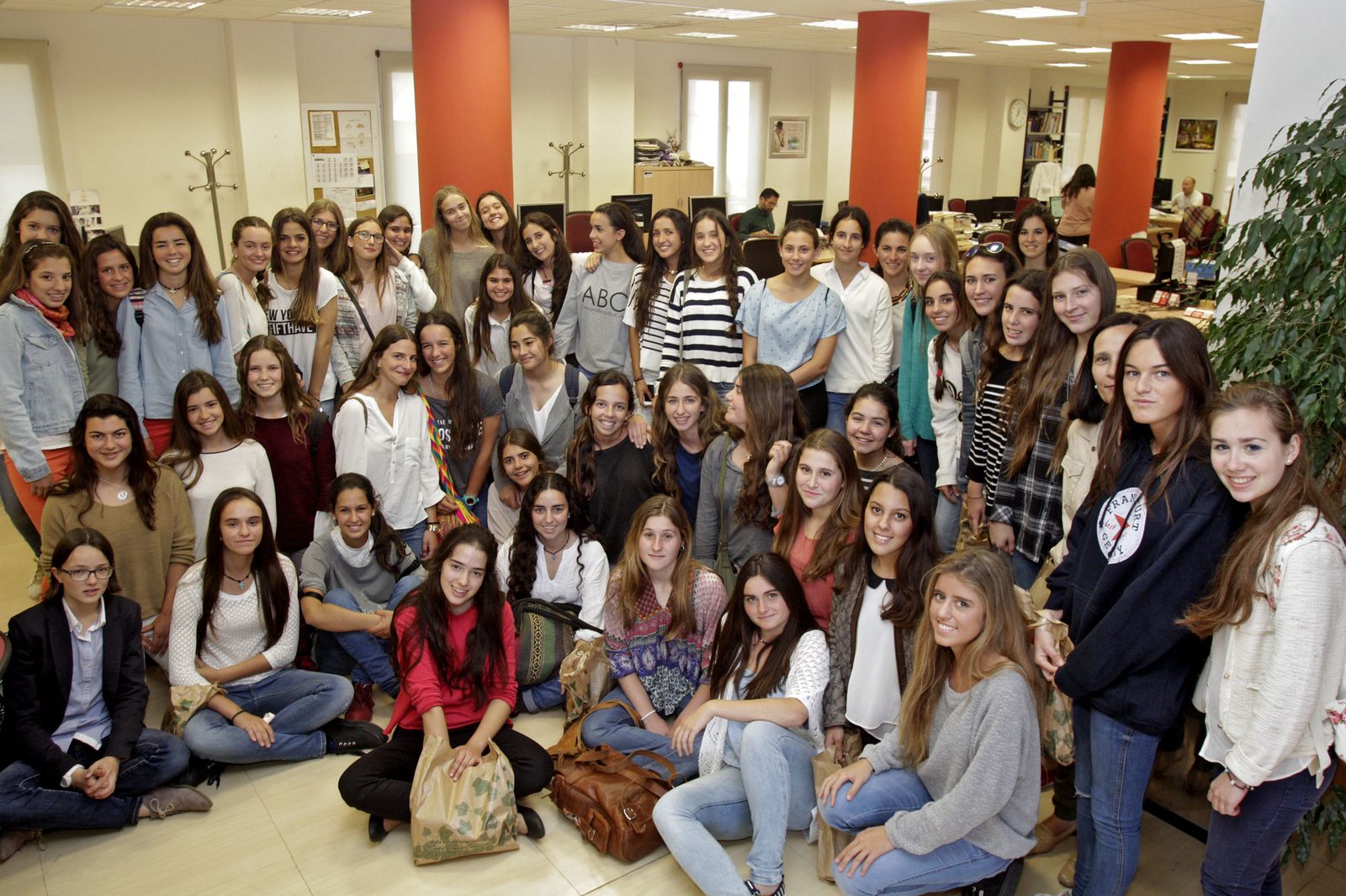 Alumnas el colegio Grazalema, en el Puerto de Santa María (01-05-2015)