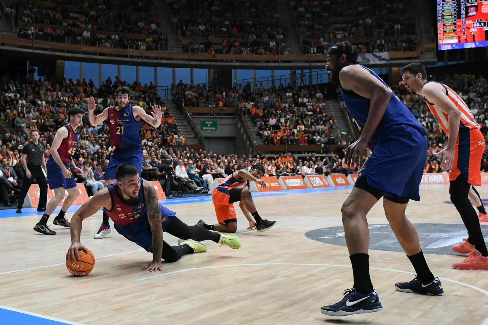 El Barcelona cae en La Coruña y deja al Unicaja prácticamente seguro como cuarto en la ACB