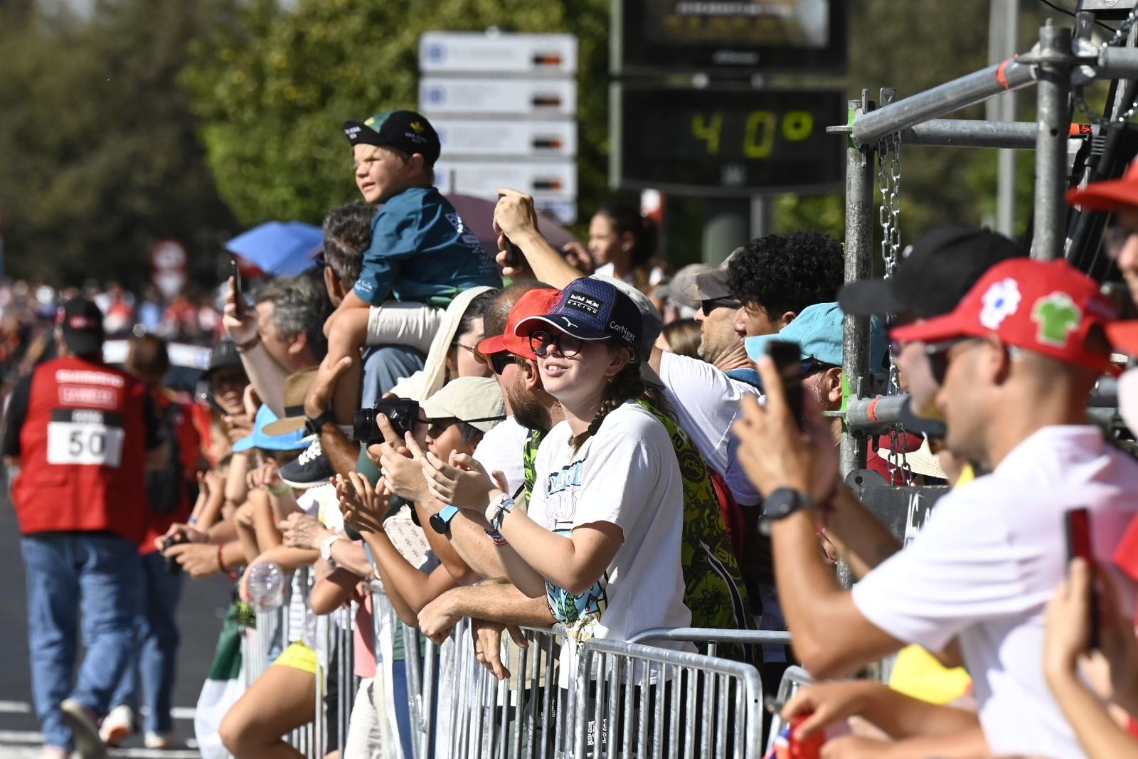 Las fotos del ambiente del paso de la Vuelta a España por Córdoba