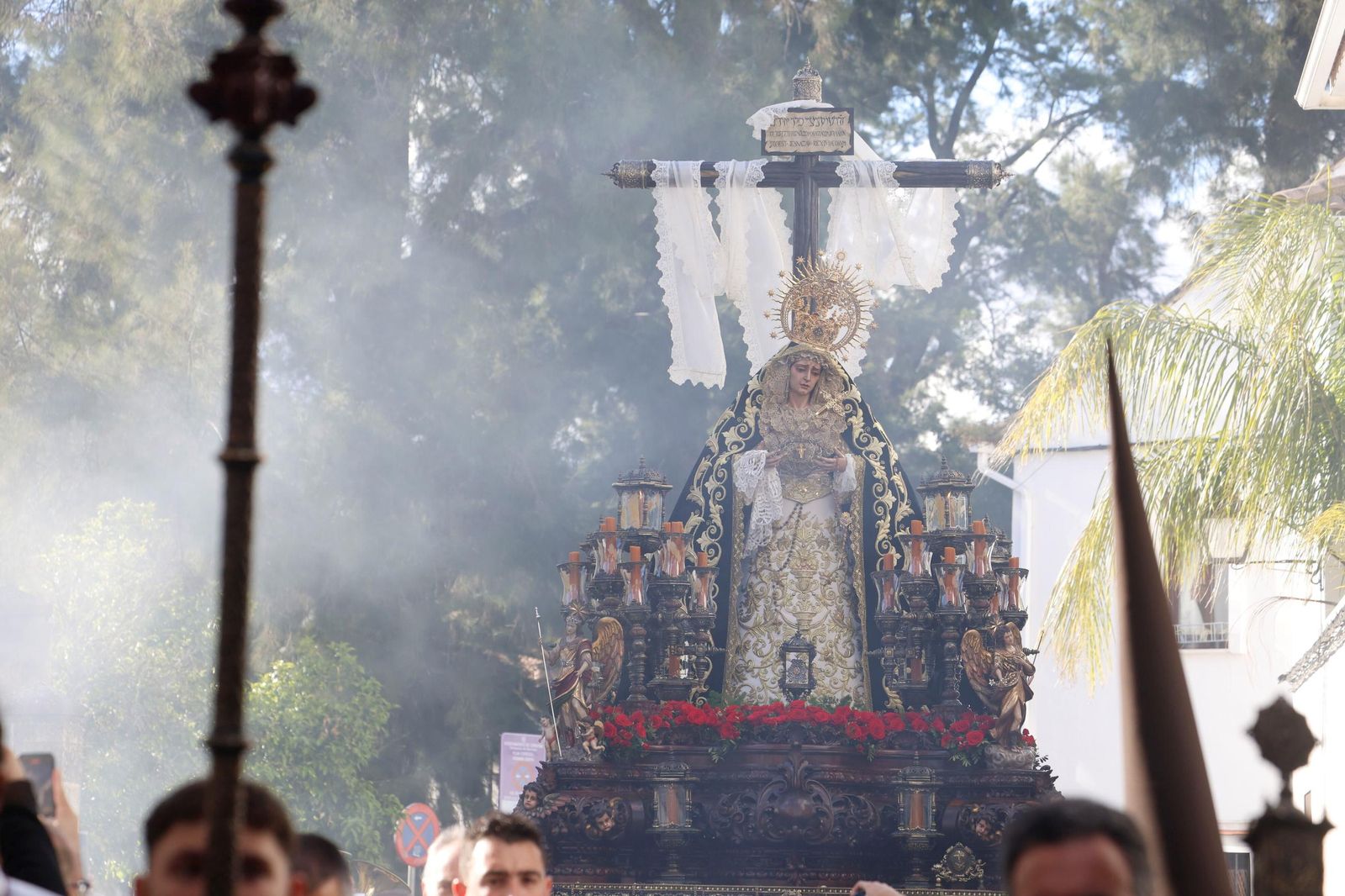 La procesión de la Soledad en este Viernes Santo de Córdoba, en imágenes