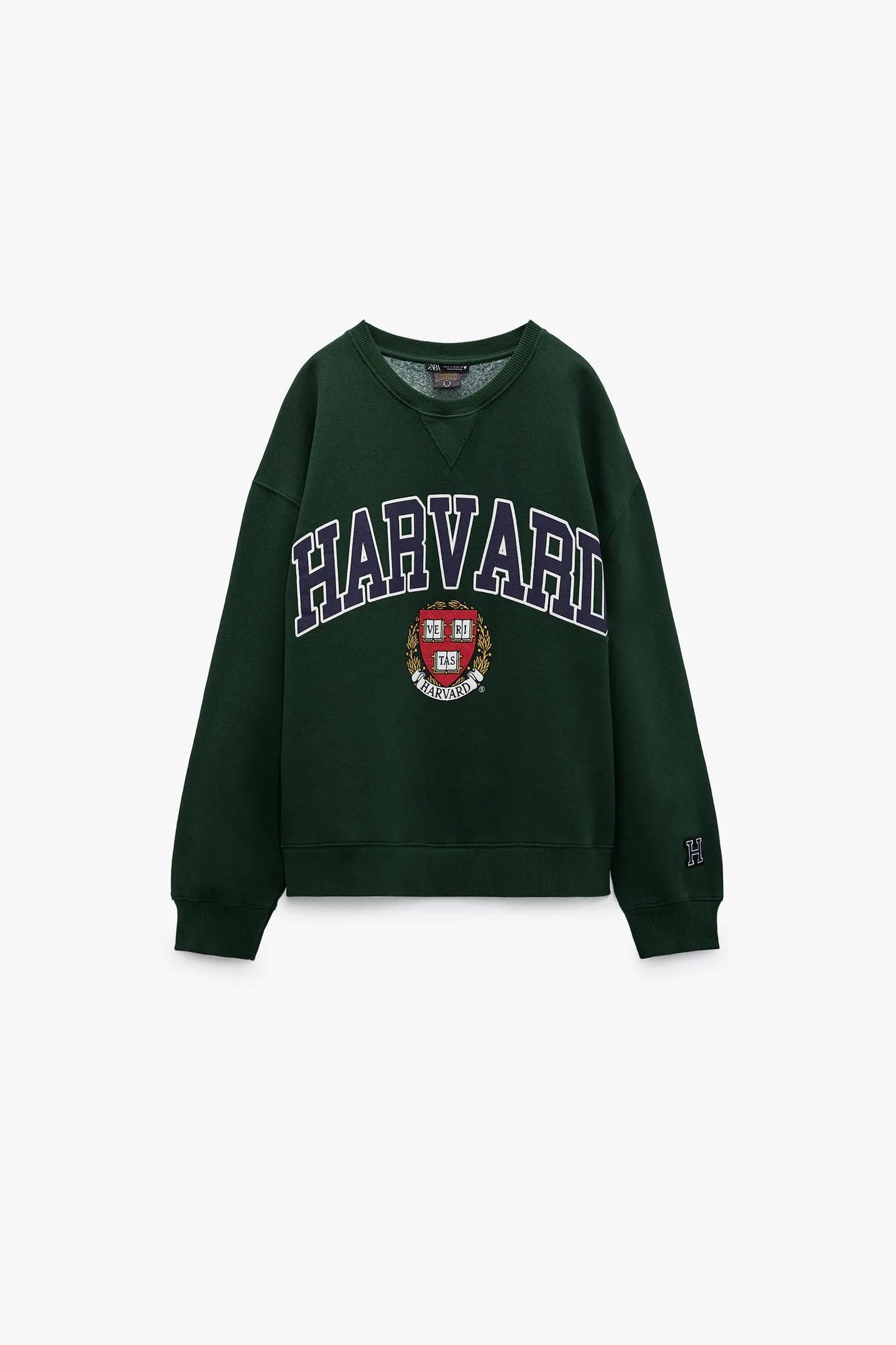 Sudadera verde de Zara.