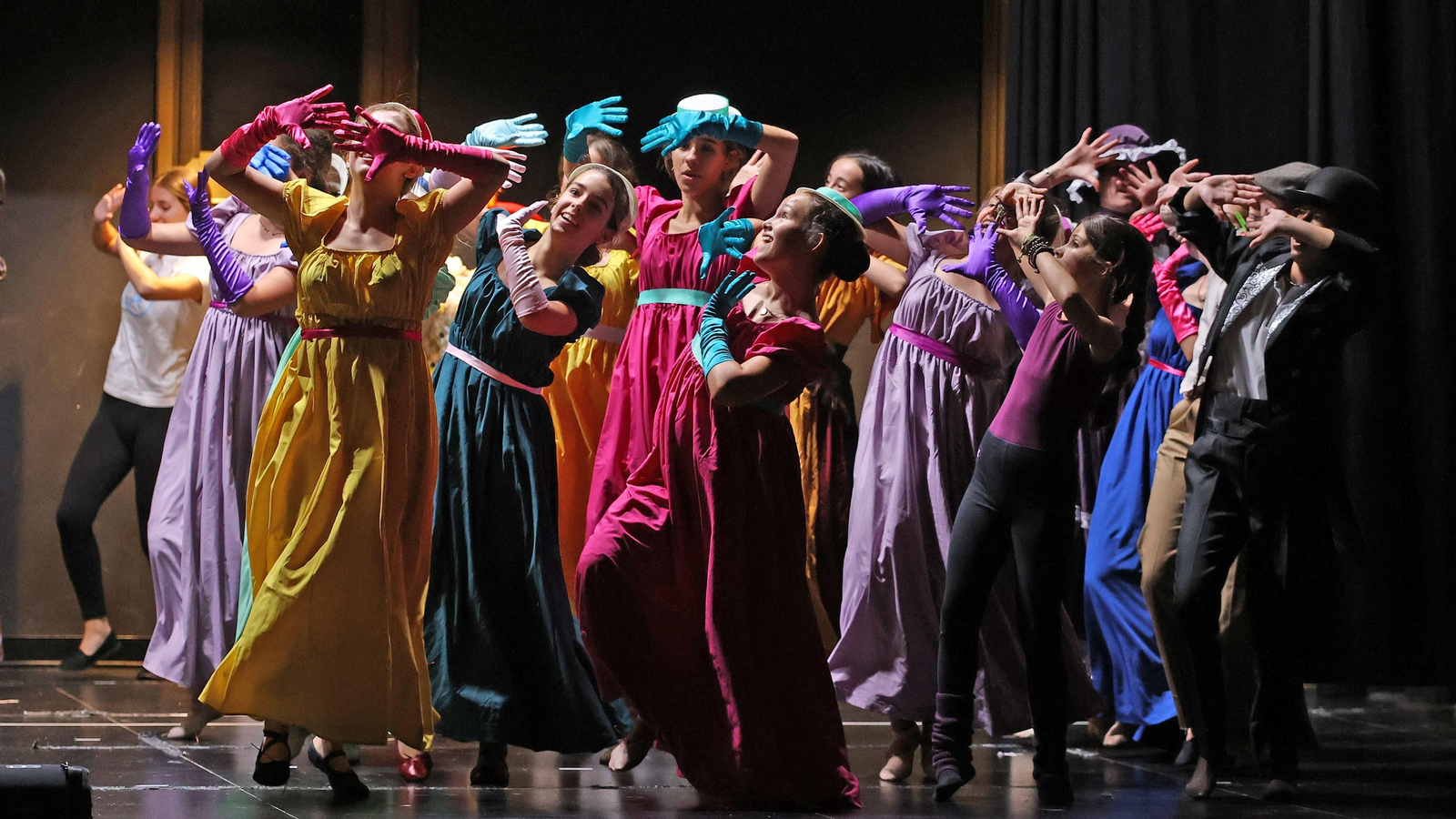 Ensayo del musical 'Ilumíname' de Fredes Insa