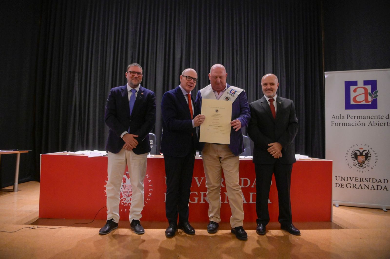 Fin de curso y graduación del Aula Permanente de Formación Abierta de la Universidad de Granada