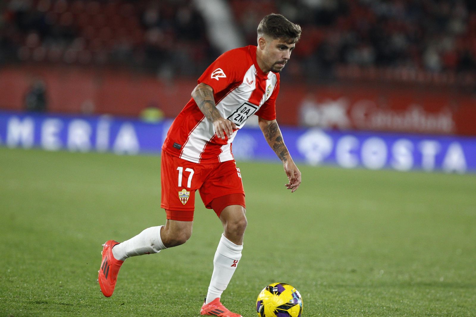 La U.D. Almería empata a uno contra el Cádiz y es campeón de invierno, en imágenes