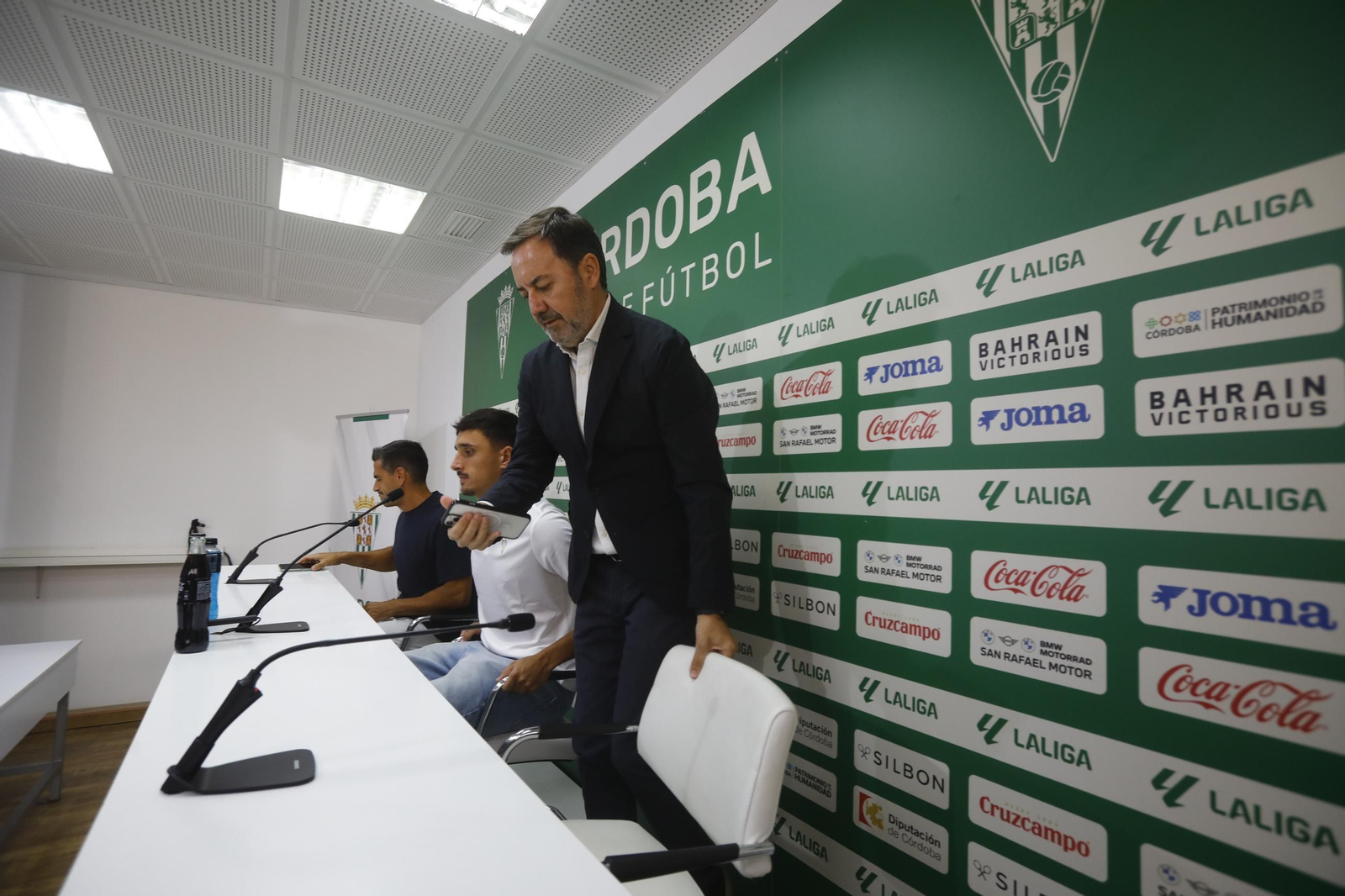 Las mejores fotos de la presentación de Ignasi Vilarrasa como nuevo jugador del Córdoba CF