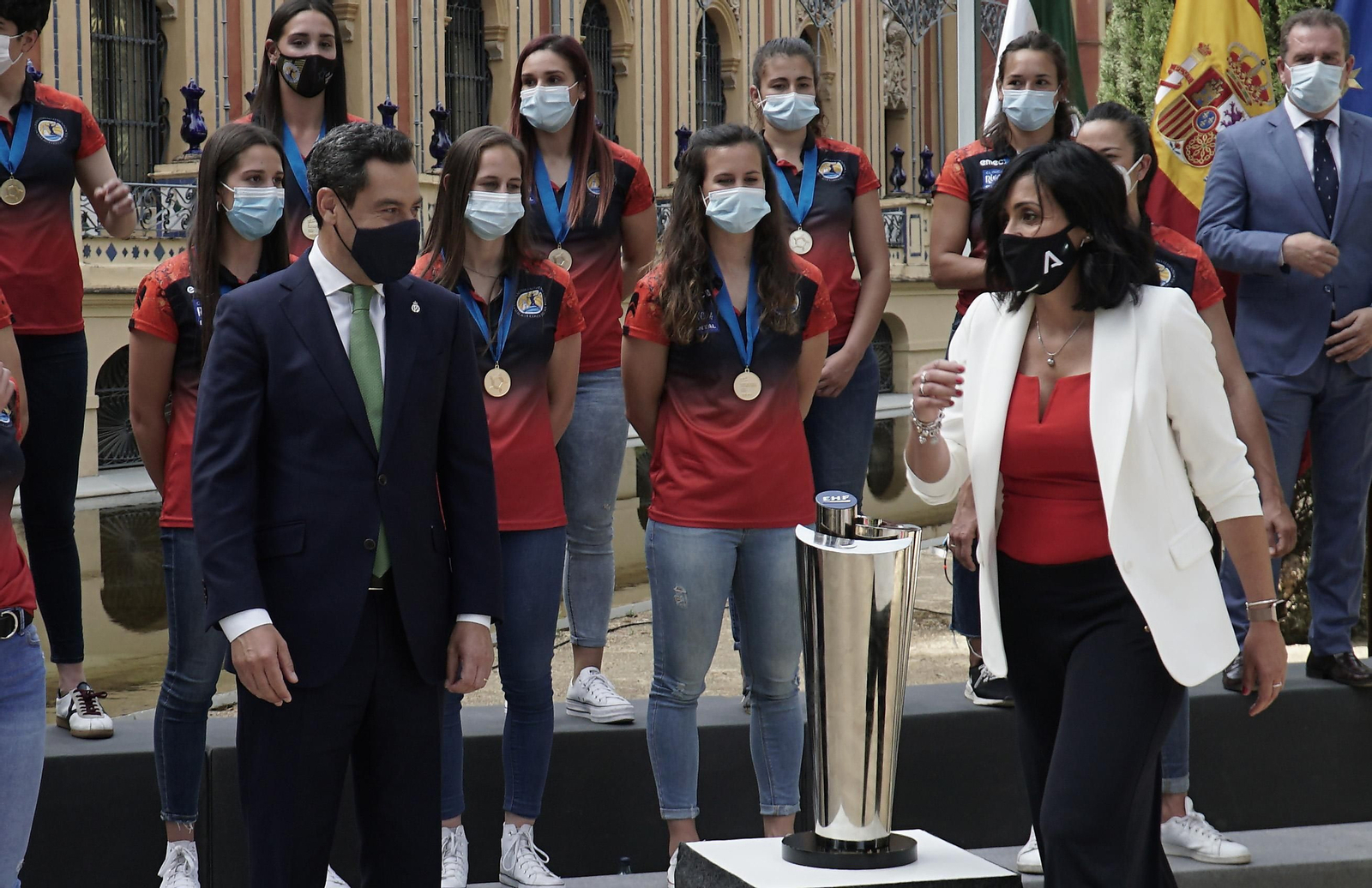 La visita del Rincón Fertilidad Málaga a Juanma Moreno, en fotos