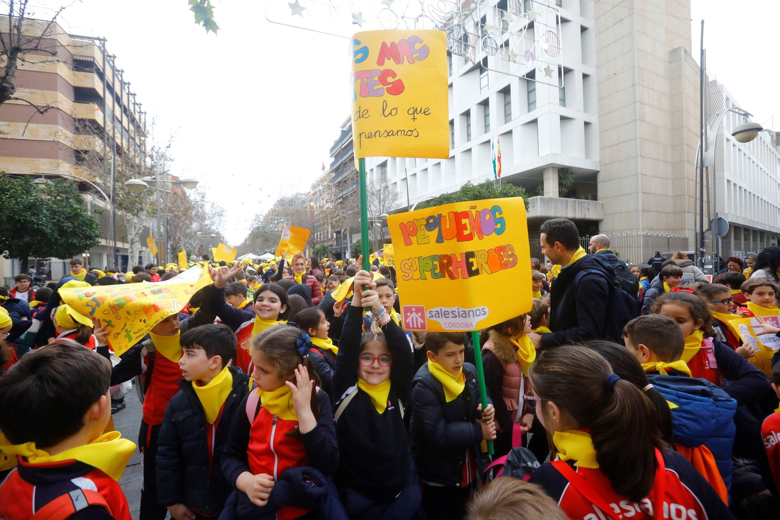 La marcha del Día Mundial Contra el Cáncer Infantil en Córdoba, en imágenes