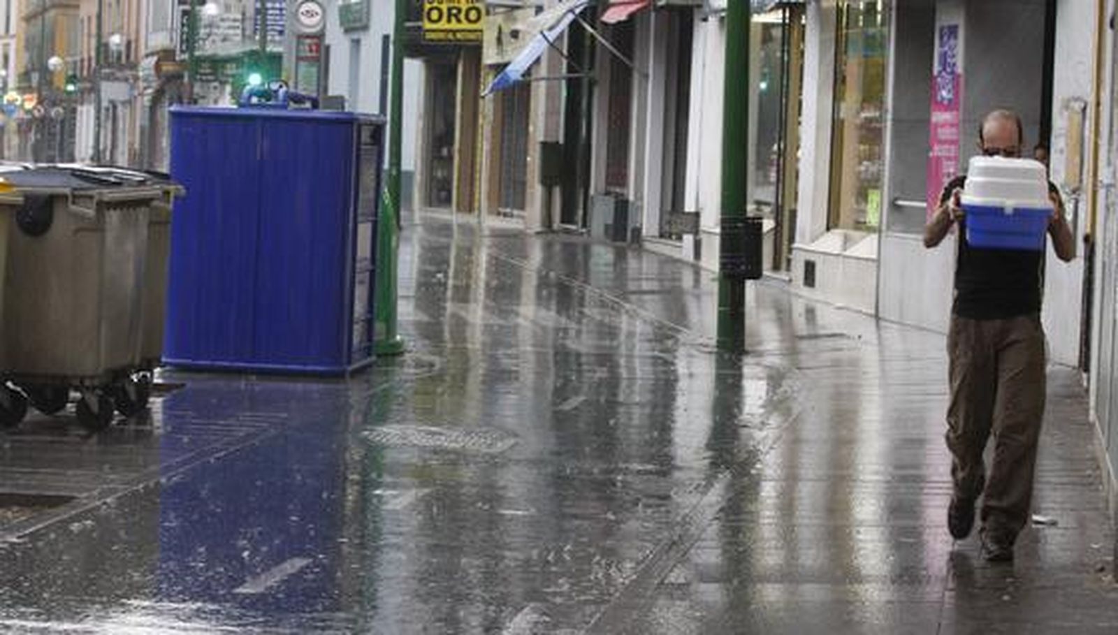 Las lluvias han acompañado a los sevillanos durante todo el día. 

Foto: Diario de Sevilla