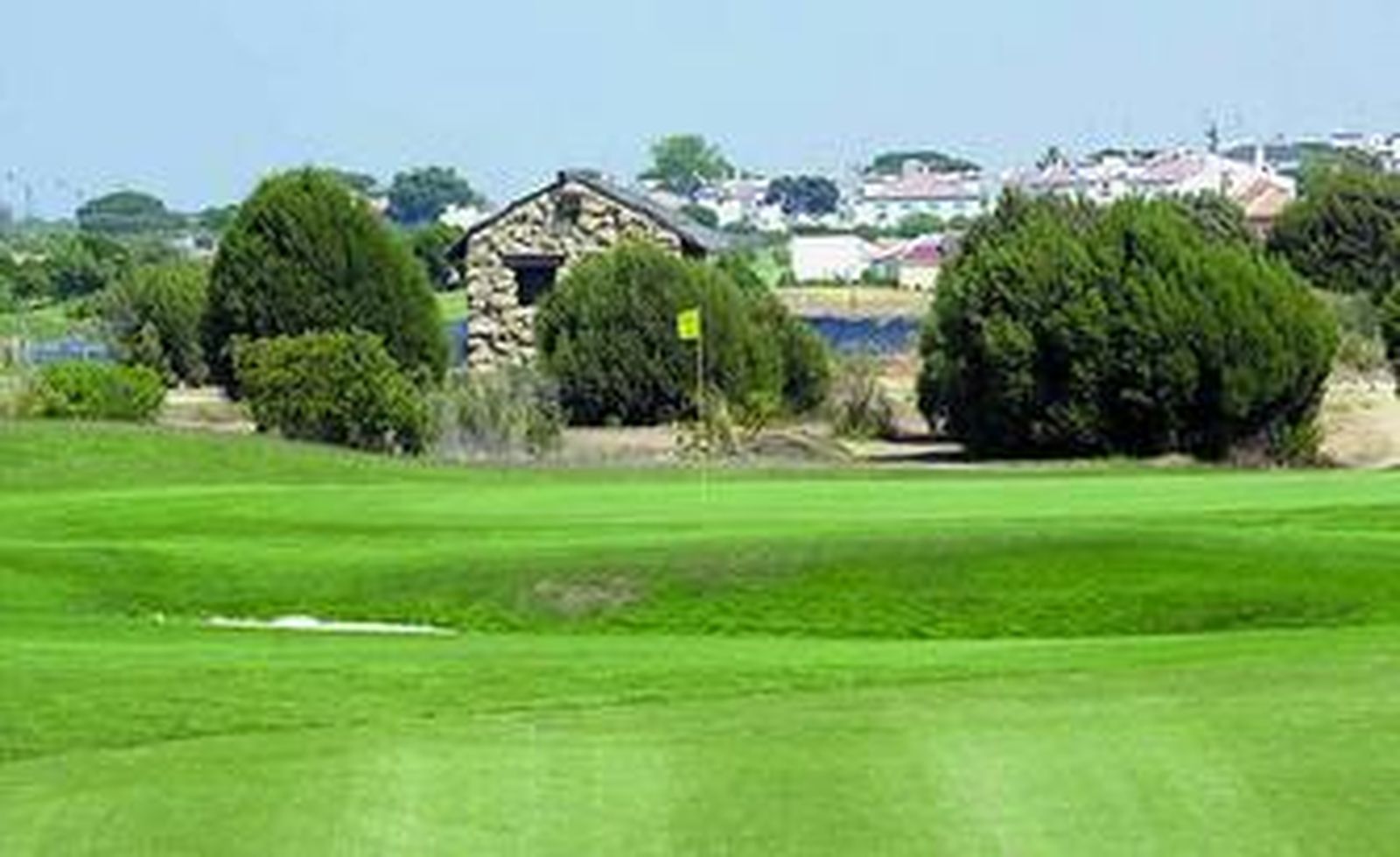 El campo de golf de Matalascañas ha acogido diversos campeonatos de España.
