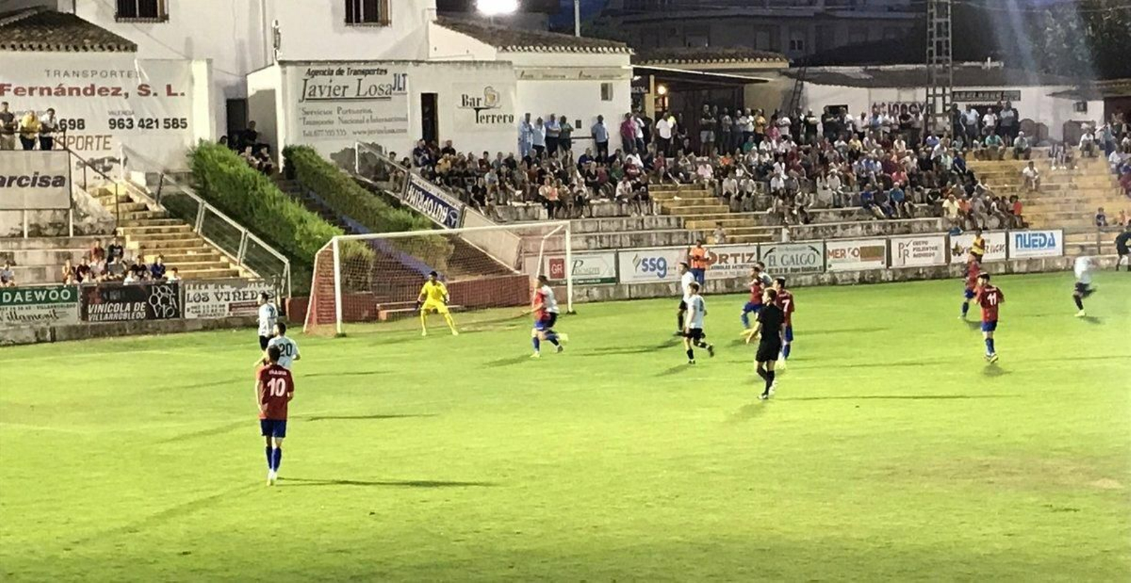 Una imagen del duelo entre el Villarrobledo y el Toledo