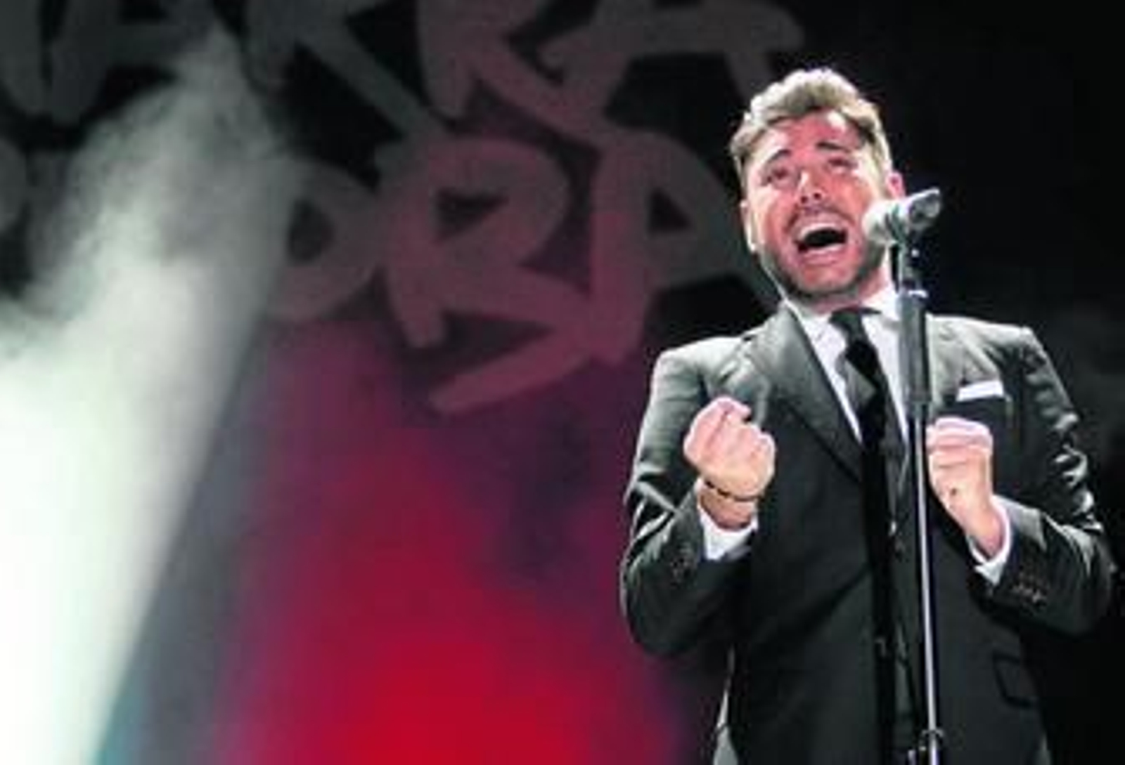 Cante por derecho y espectáculo