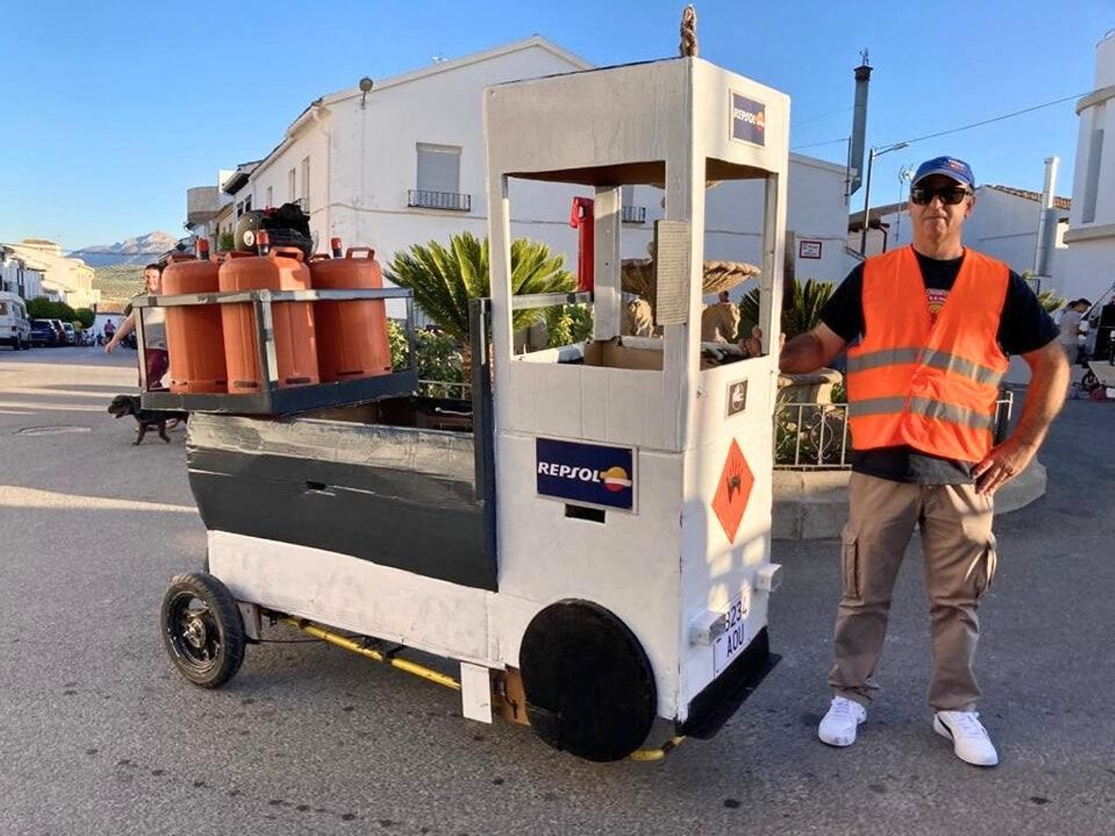 Si llama al del butano y aparece cuesta abajo y sin frenos, era uno de los autos locos de Peal de Becerro.