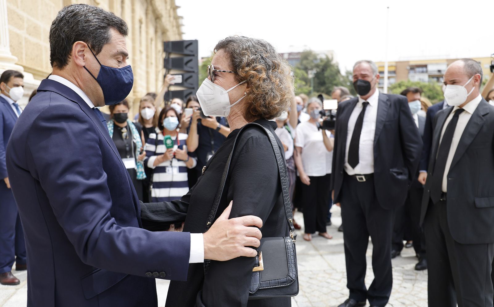 Las imágenes de la capilla ardiente de Manuel Clavero en el Parlamento de Andalucía