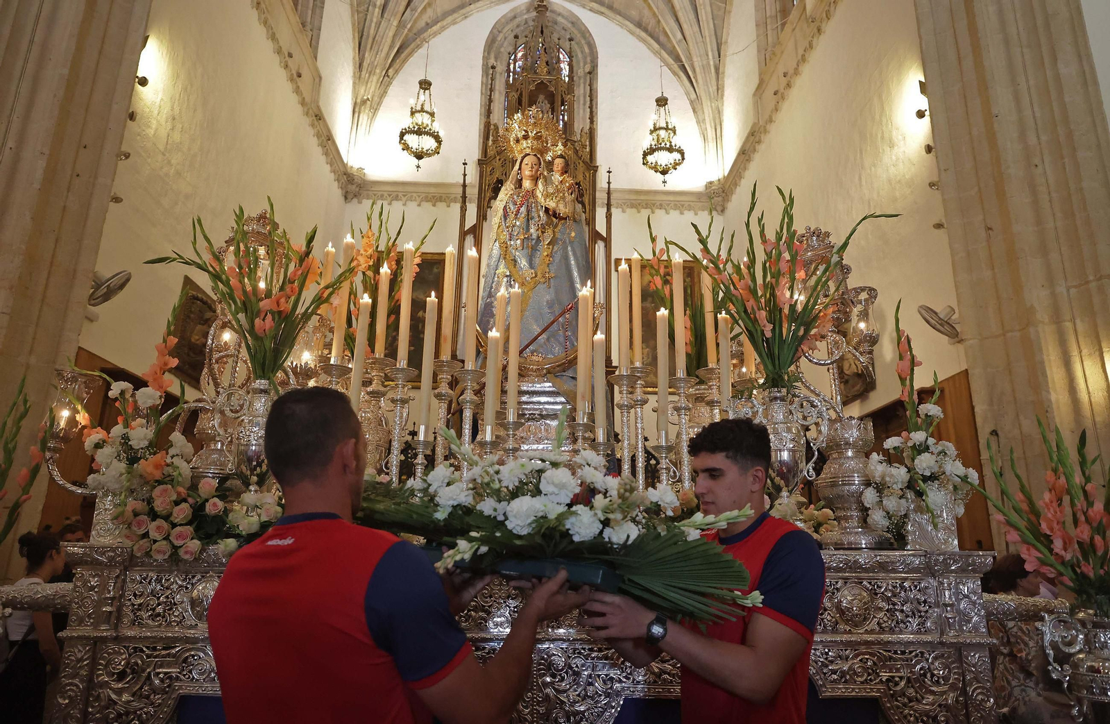 La tradición bajo el manto de la Virgen de la Luz de Tarifa, en imágenes
