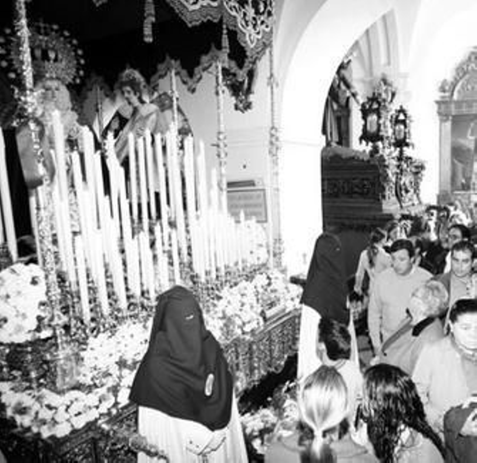 Turno de vela de la Pasión, el pasado año.