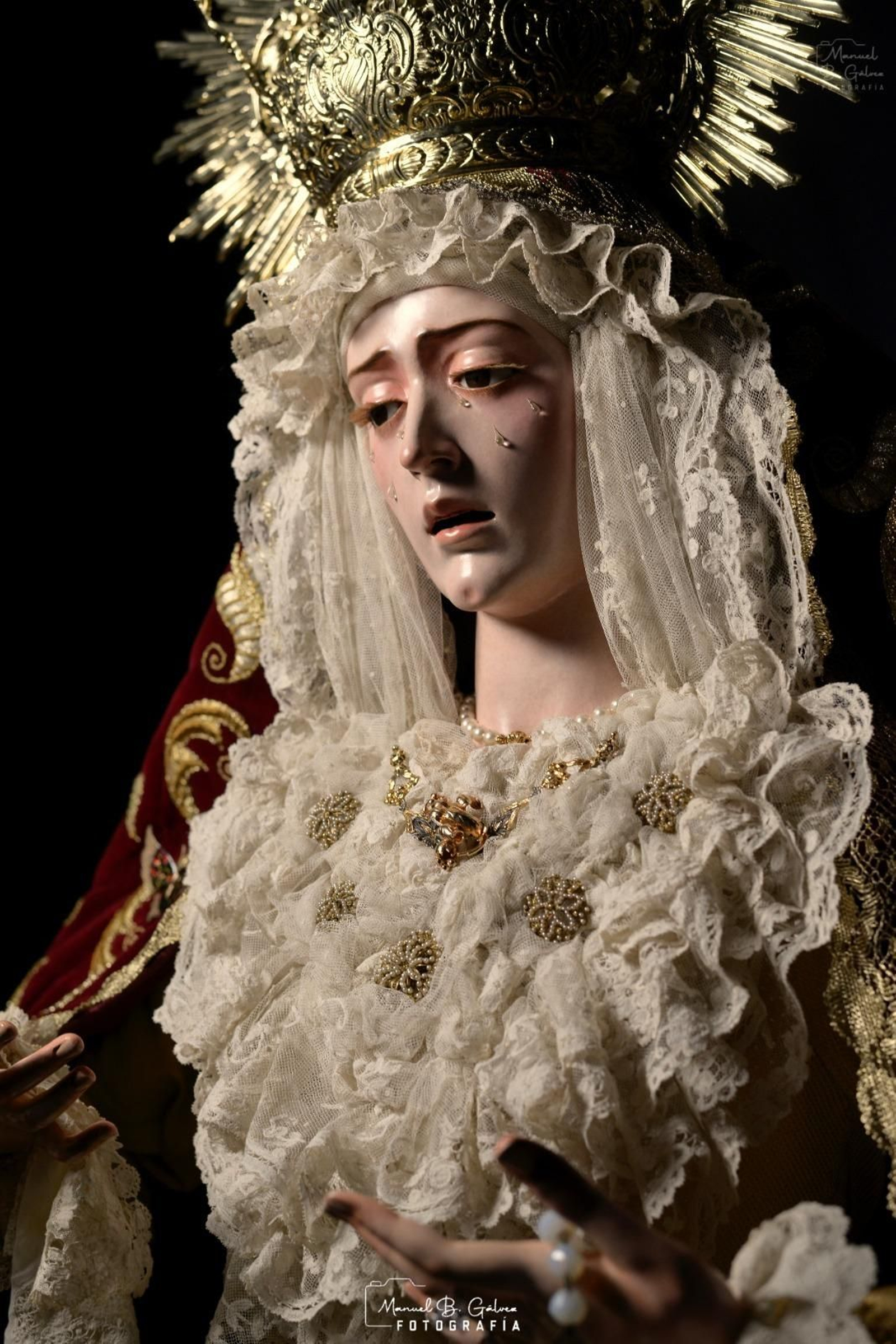 Perfil izquierdo de la nueva dolorosa