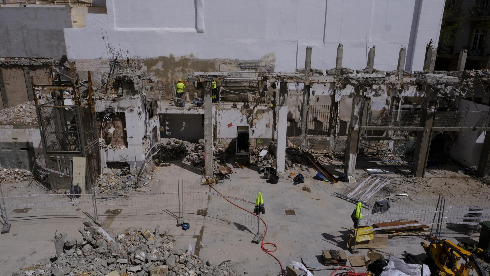 Las mejores imágenes del edificio de Correos demolido