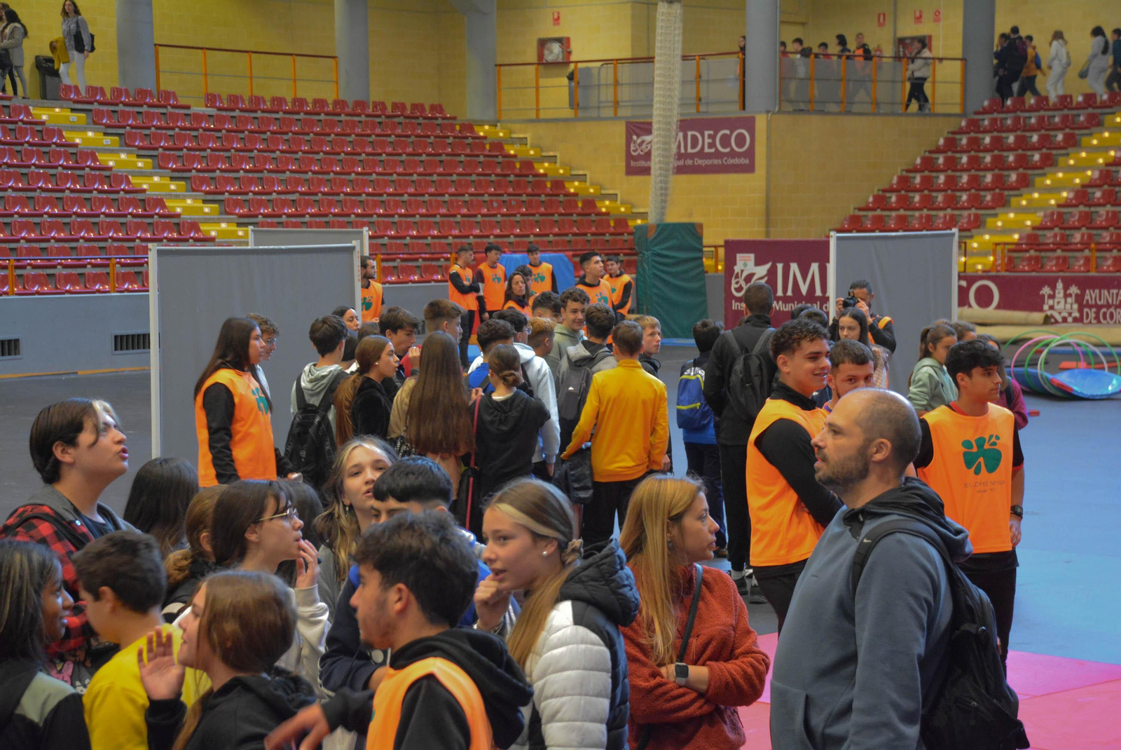 La 'Gimnastrada' del instituto López Neyra de Córdoba, en imágenes