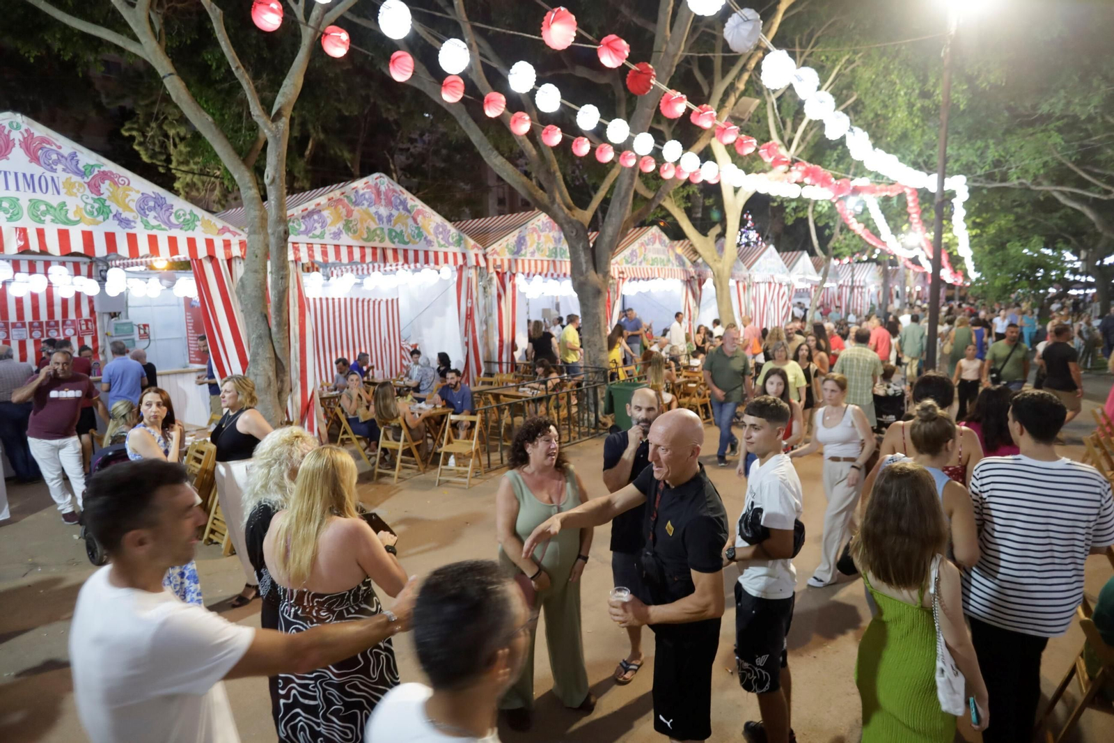 Las imágenes de la primera noche de la Feria del Carmen y de la Sal en San Fernando Las imágenes de la primera noche de la Feria del Carmen y de la Sal en San Fernando