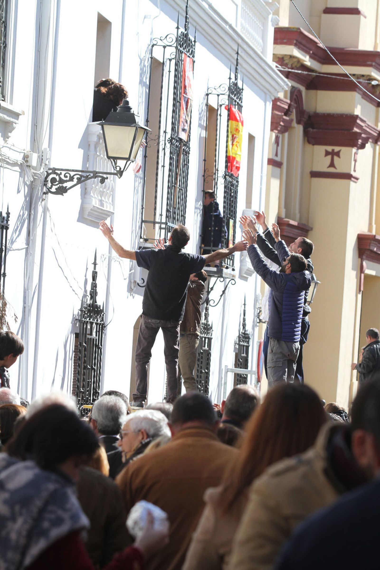 Imágenes de las tiradas en honor a San Antonio Abad en Trigueros
