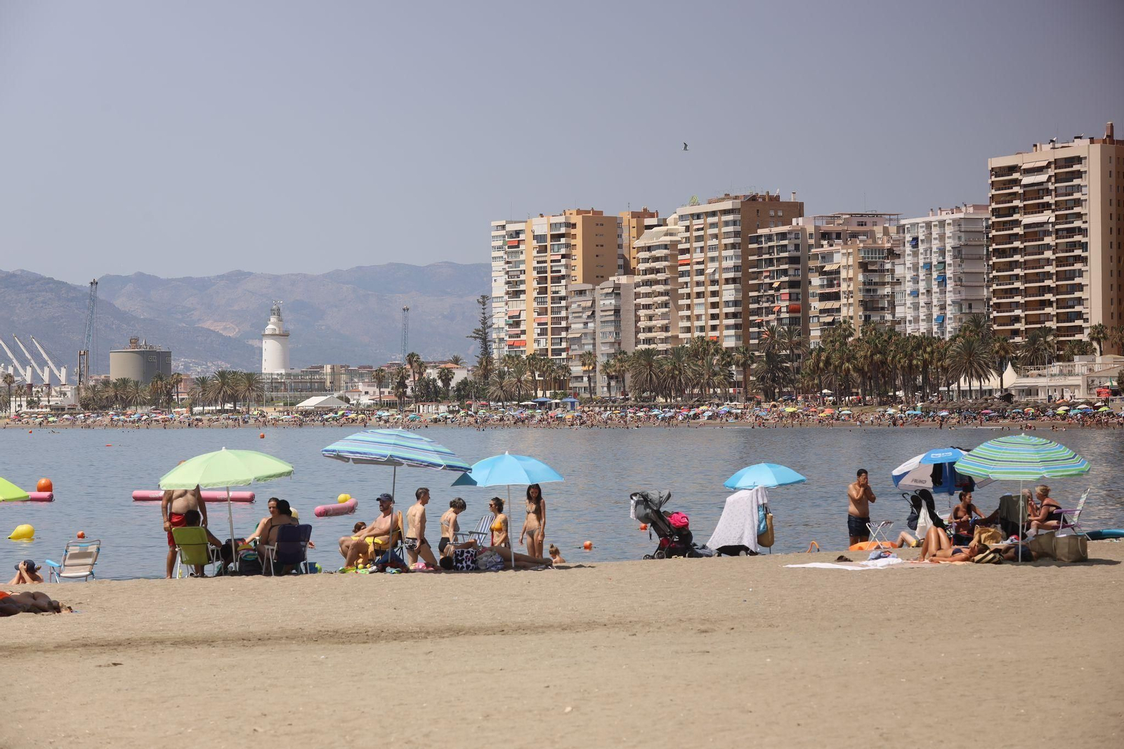 Lleno en las playas de Málaga