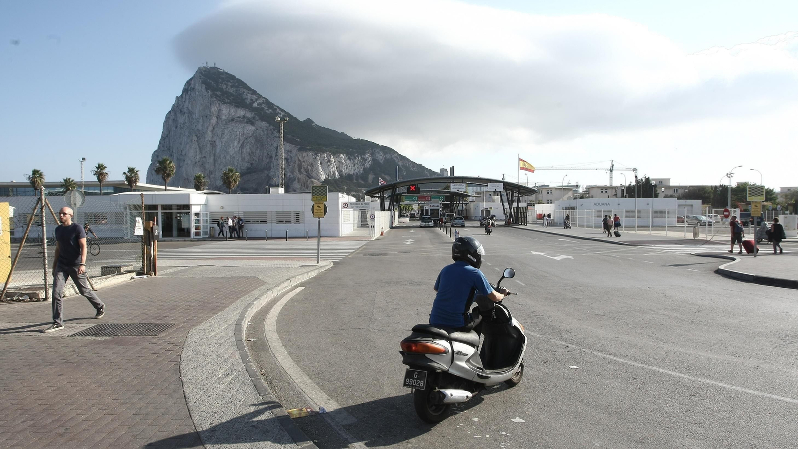 Entrada a Gibraltar, desde La Línea de la Concepción.