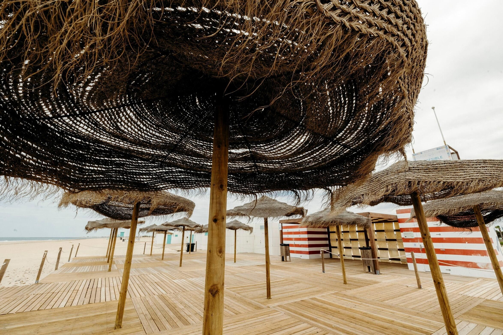 La playa de Camposoto en San Fernando, en imágenes