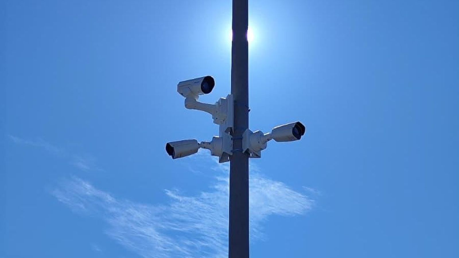 Algunas de las nuevas cámaras instaladas en las pedanías de Huércal-Overa.