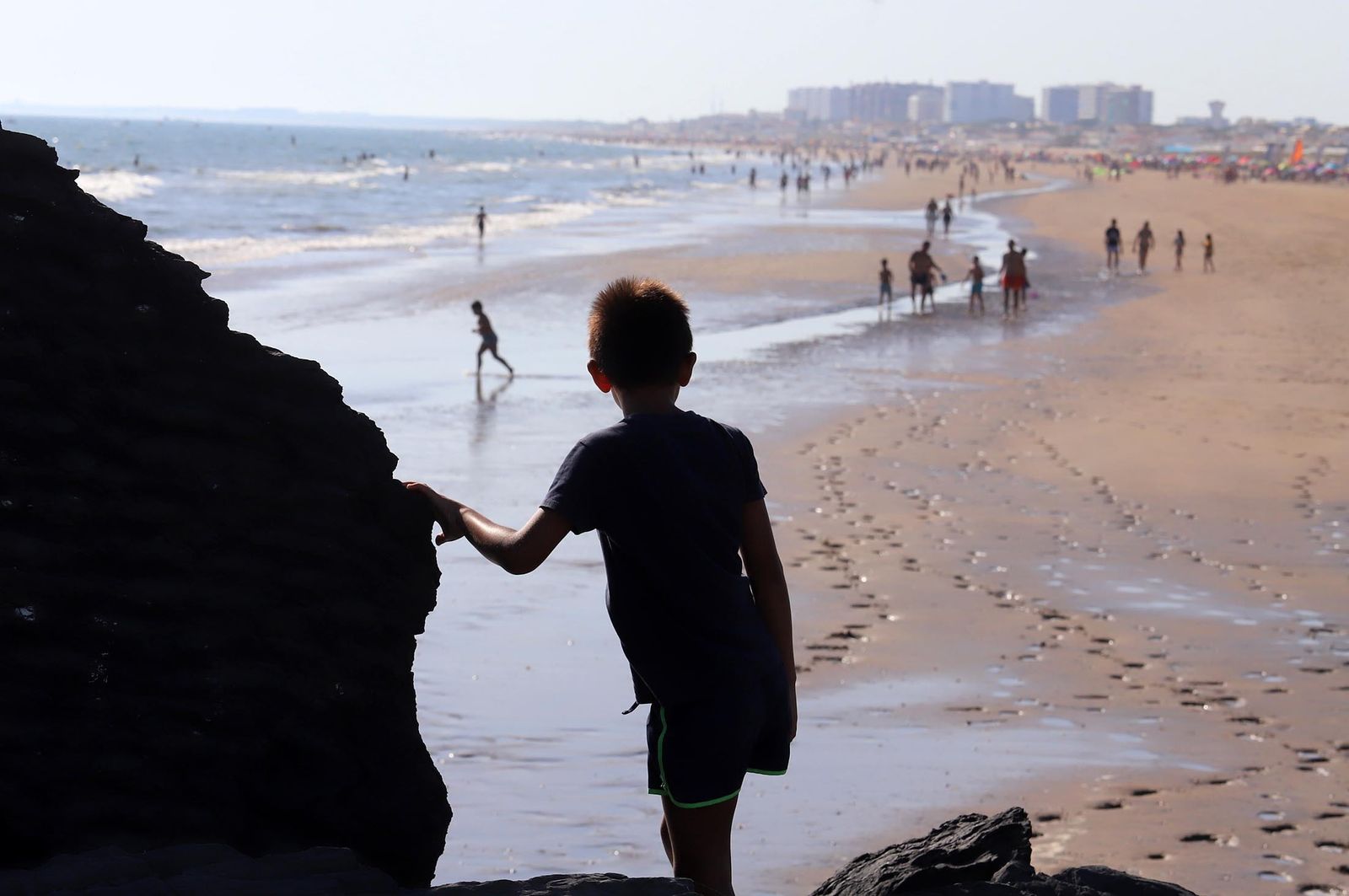 Imágenes del caluroso fin de semana en las playas de Huelva