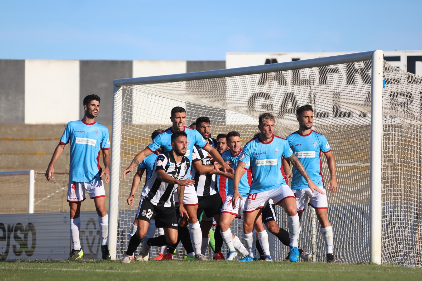 La victoria del Córdoba CF ante la Balompédica Linense, en imágenes