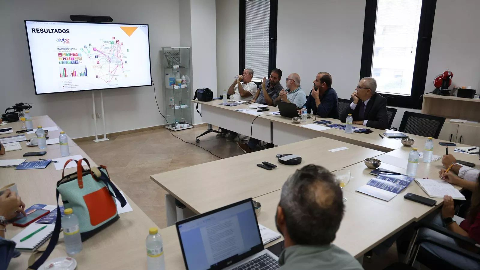 Una imagen de la presentación de la Memoria de Aiqbe. Una imagen de la presentación de la Memoria de Aiqbe.